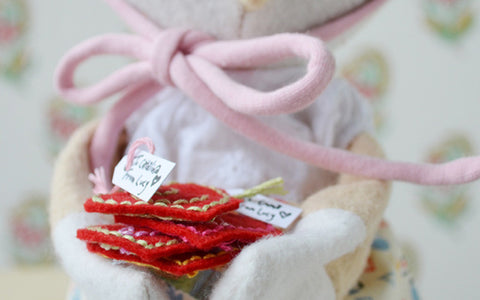 Lucy Owl's finished embroidered Valentines for her friends