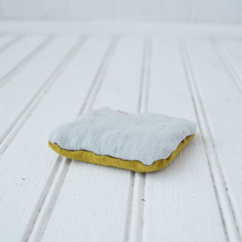 The herb pillow is ready!
