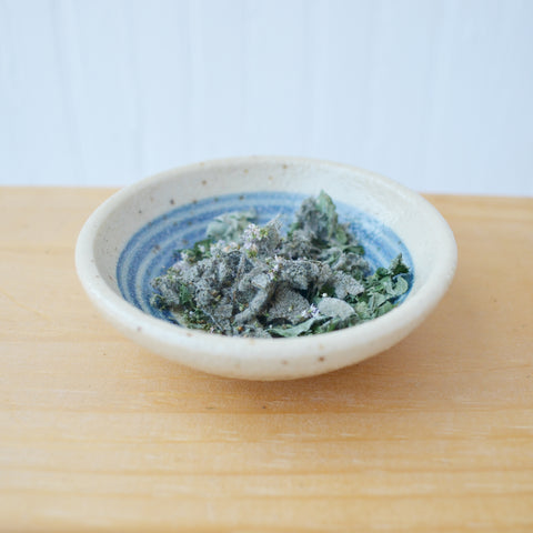 Crumbled up dry herbs