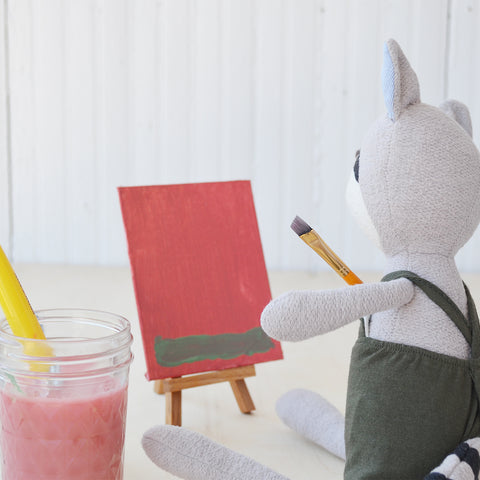 Max Raccoon painting like Mark Rothko