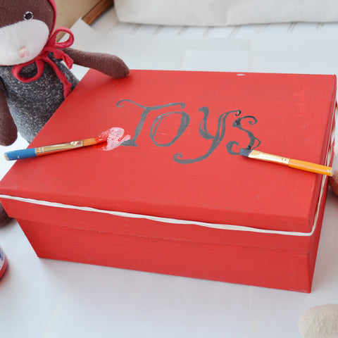 Hazel Village Craft Society, Lucas Makes a Toy Box