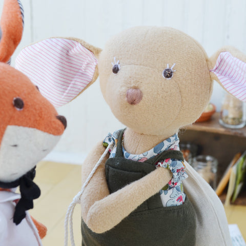 Reginald Fox and Annicke Mouse