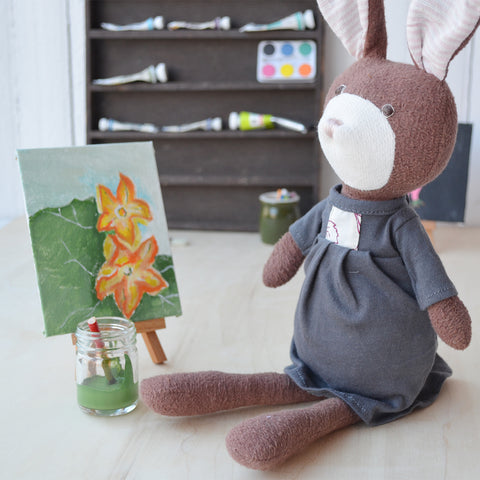 Juliette Rabbit paints "Squash Blossoms" by Georgia O'Keeffe